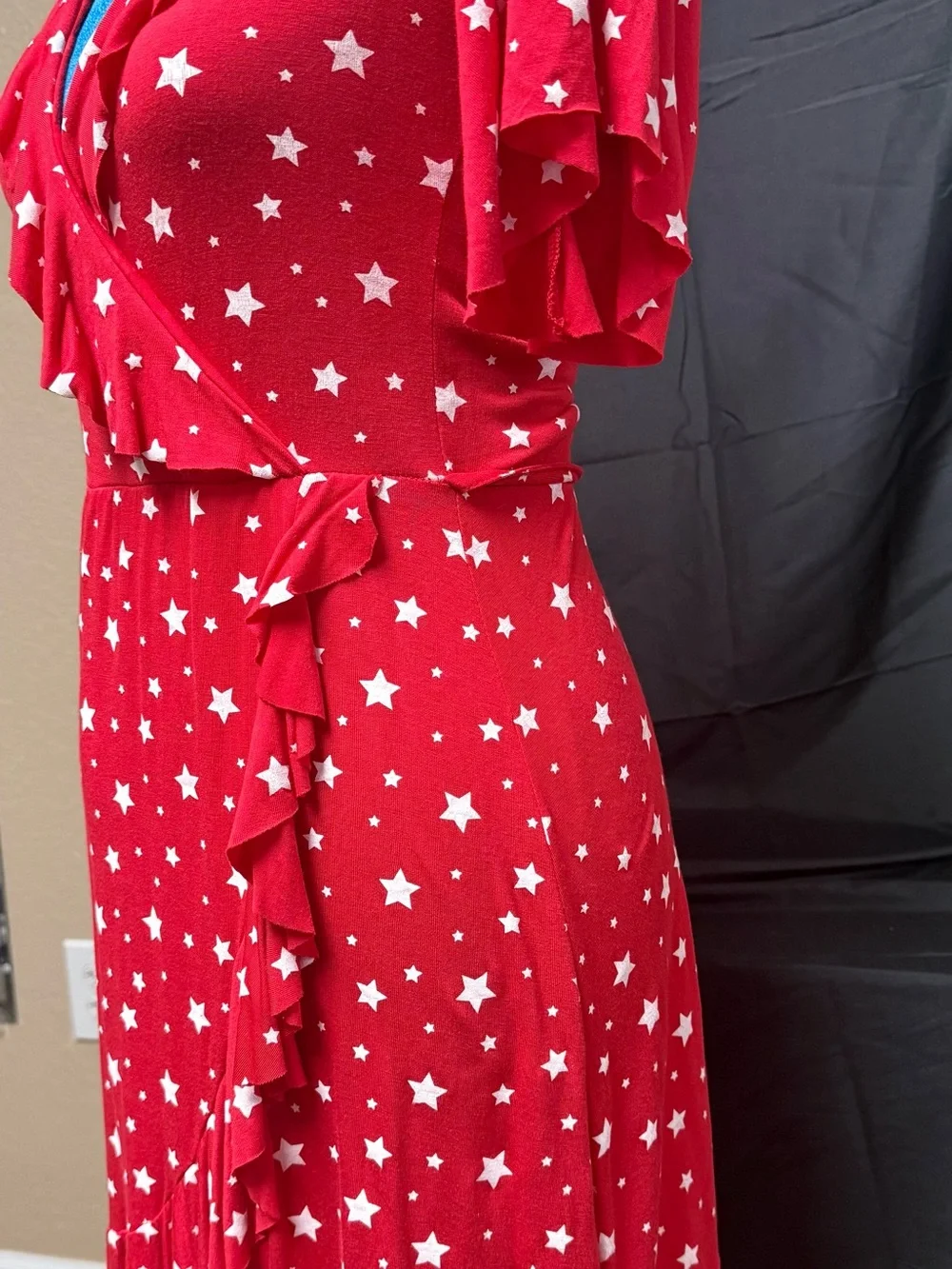 Boohoo Young ladies Red Star-Print Wrap Midi Dress - Picture 3 of 5